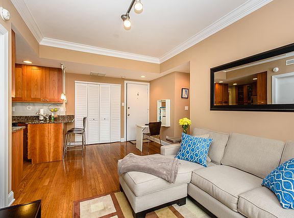 5th image of 4422 N Ashland Ave APT 1W