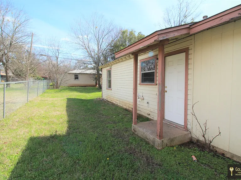 1706 Cole St — Photo 19
