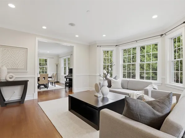 8 E Clinton Avenue, Irvington, NY 10533