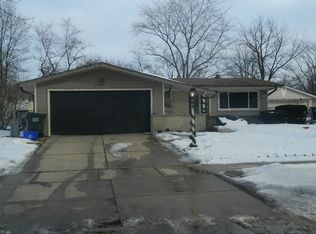 443 N Kenneth Ct, Glenwood, IL 60425