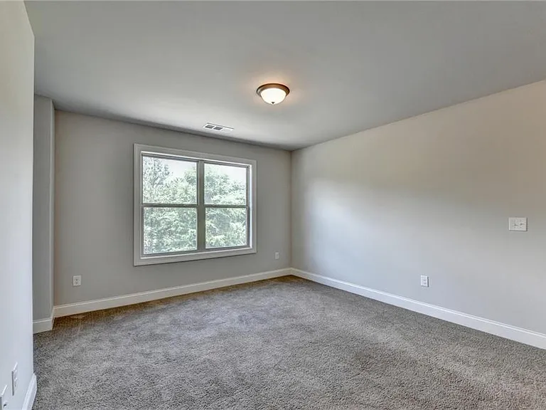 235 Bella Dr — Photo 61