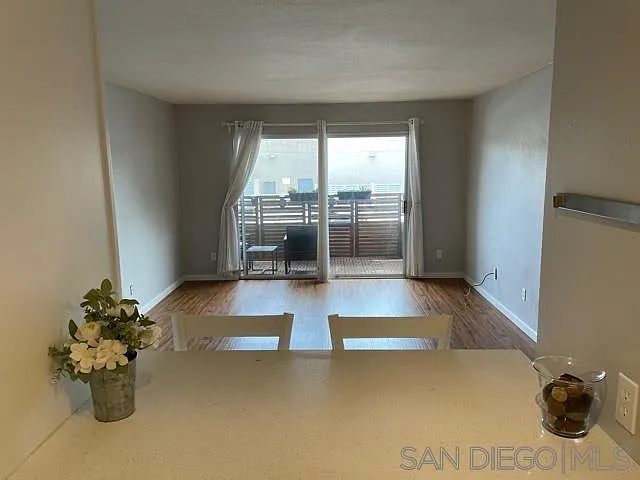 1645 Emerald St #1L — Photo 55