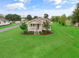 1112 Simon St, Vacherie, LA 70090