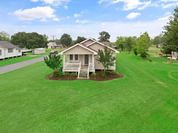 1112 Simon St, Vacherie, LA 70090