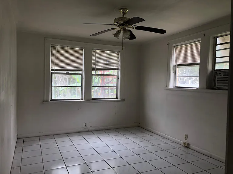 975 SW 2nd St #1 — Photo 3