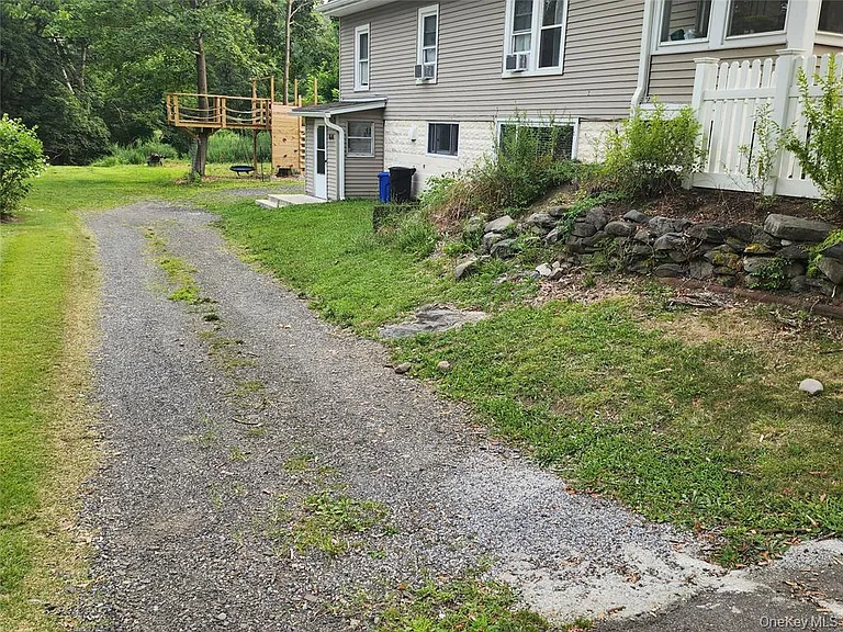 16 Ardmore St #B — Photo 24