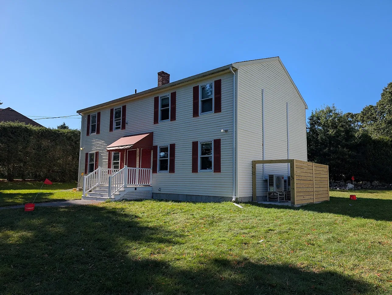 288 Duane Ave — Photo 1