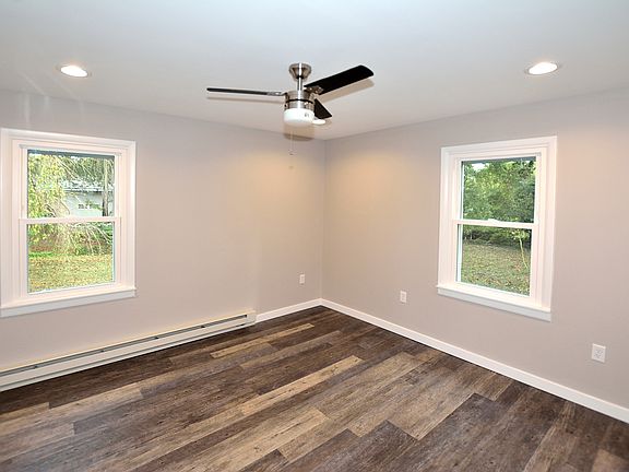 5th image of 229 N Kent St