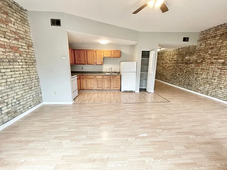 1718-34 E Lafayette Pl — Photo 30