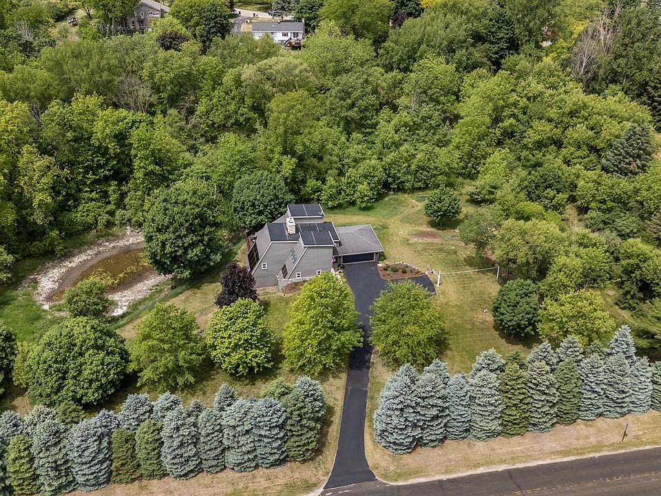 1st image of 2953 Kettle Moraine ROAD