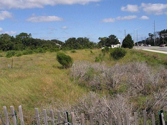 2nd image of 2406 S Croatan Hwy