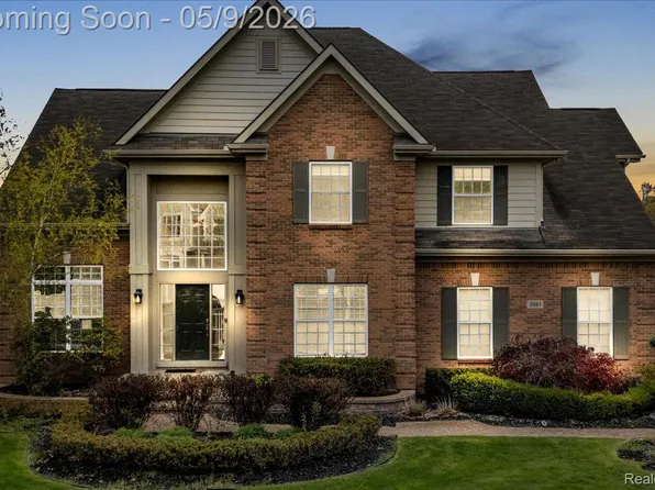 3881 High Grove Way, Lake Orion, MI 48360