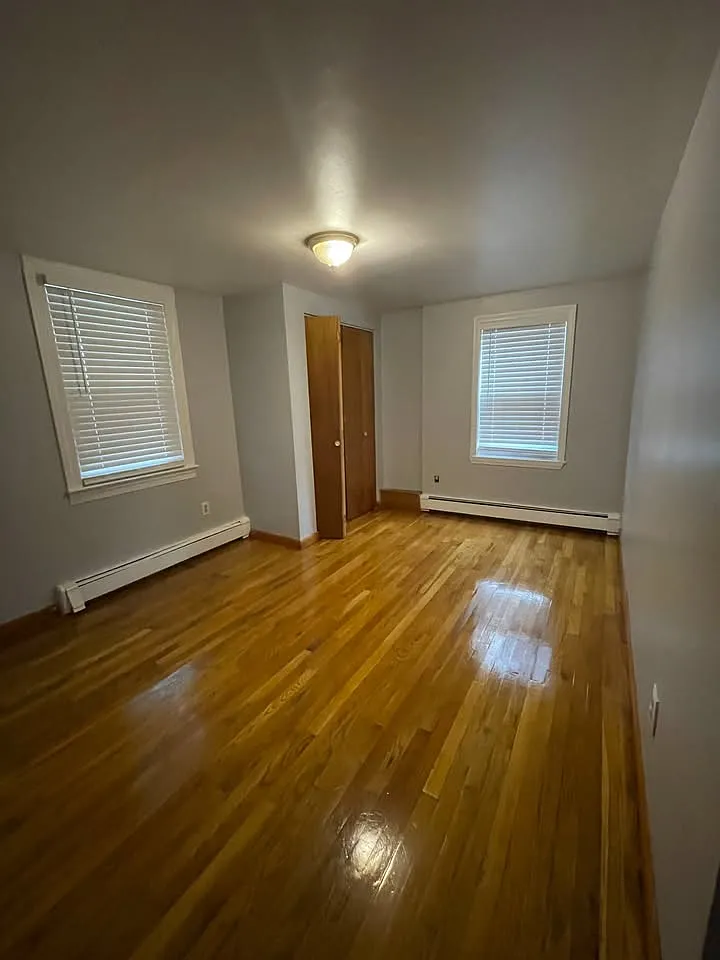 2 bed, 800 sqft, $2,600 — Photo 3