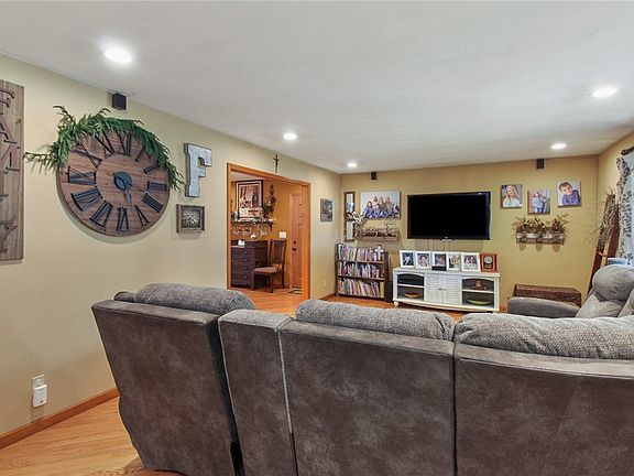 4th image of 1118 Woodlawn Dr