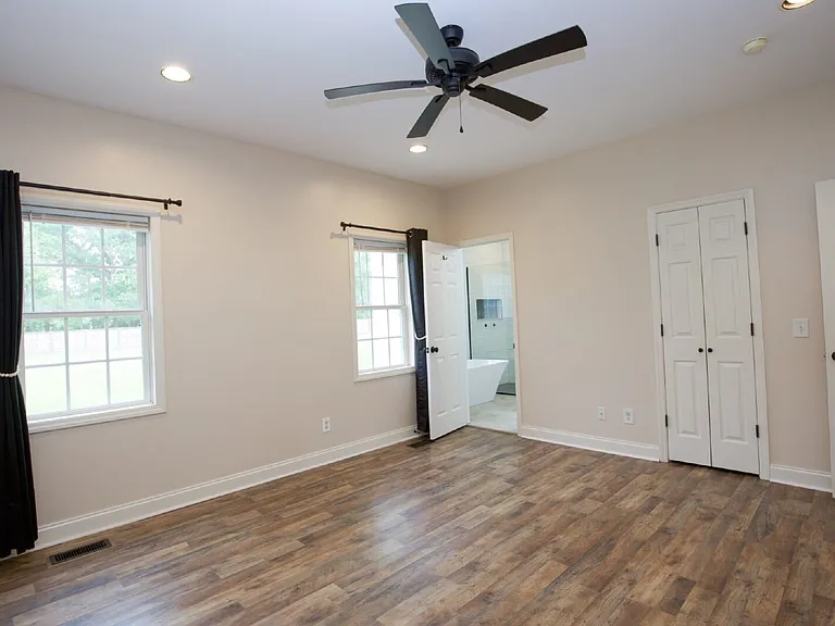 102 Willow Creek Ln — Photo 29