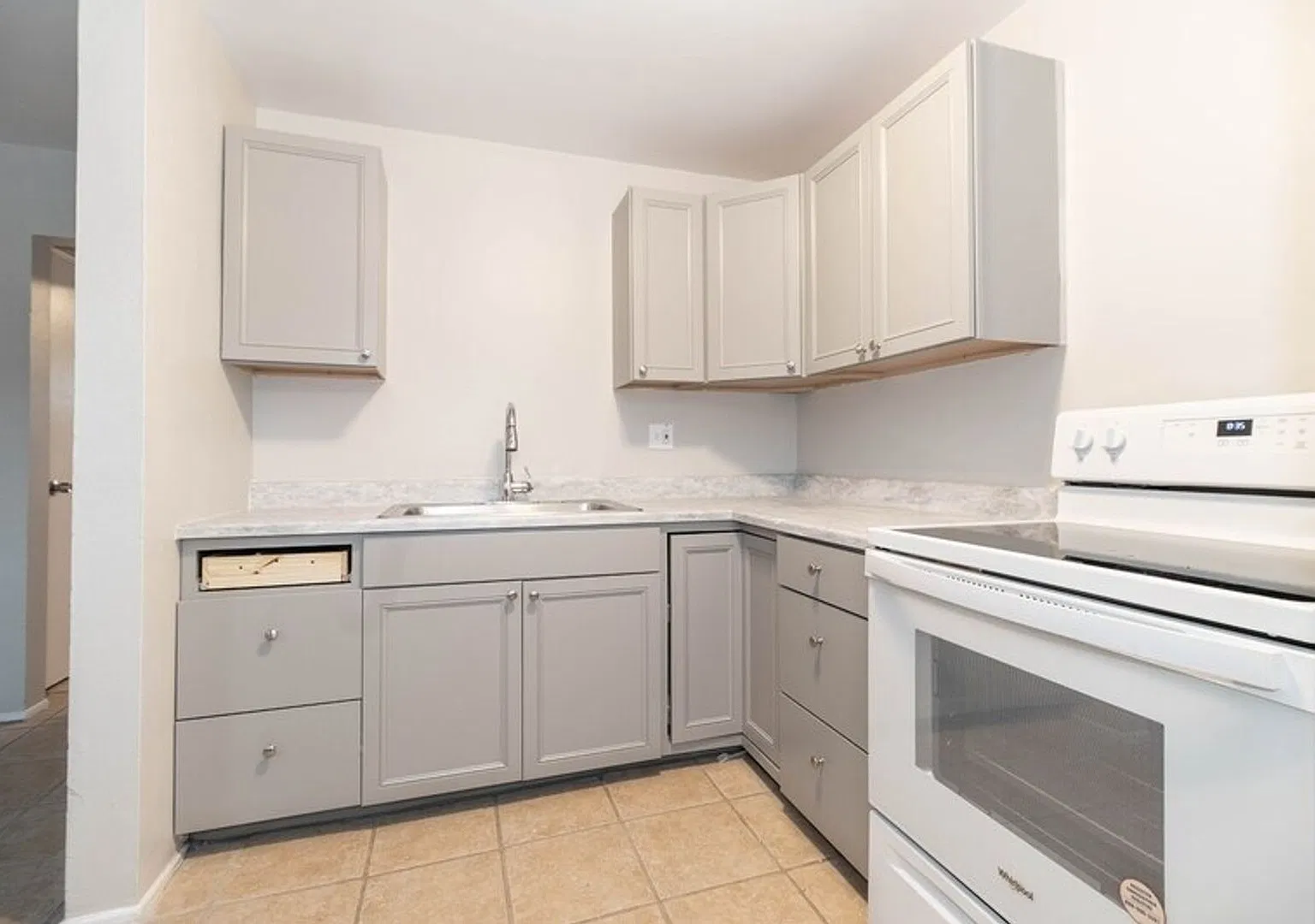 1 Month Free! Efficient & Charming 2-Bedroom Unit In East Denver — Photo 1