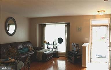 2nd image of 14031 Lestric Ln