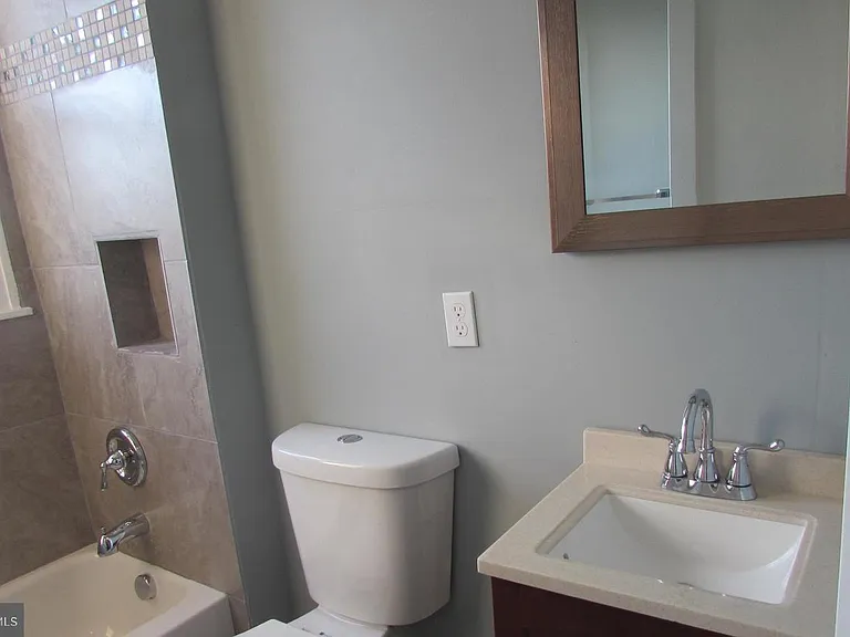 2735 Chesterfield Ave — Photo 15