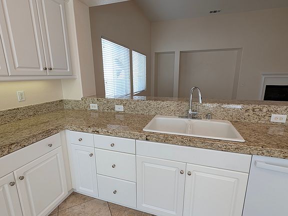 3rd image of 1468 Burns Ln