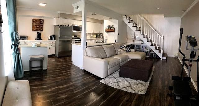 1st image of 1103 Cove Dr