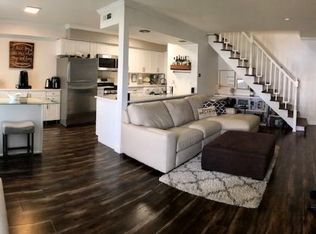 1103 Cove Dr, Prospect Heights, IL 60070