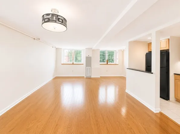 200 Market St APT 204, Lowell, MA 01852