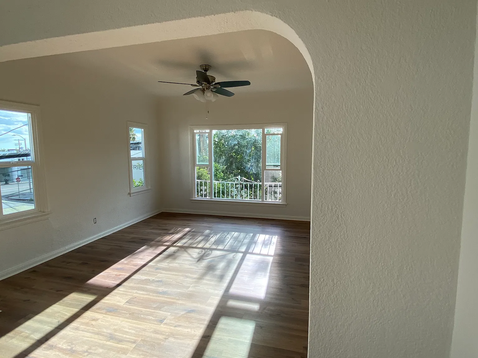 2 bed, 1200 sqft, $3,250 — Photo 4