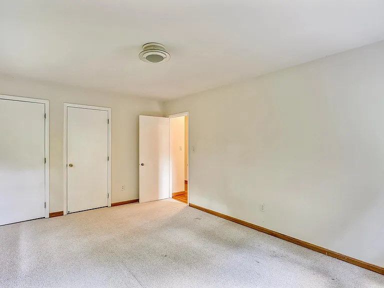 10412 Montrose Ave #202 — Photo 25
