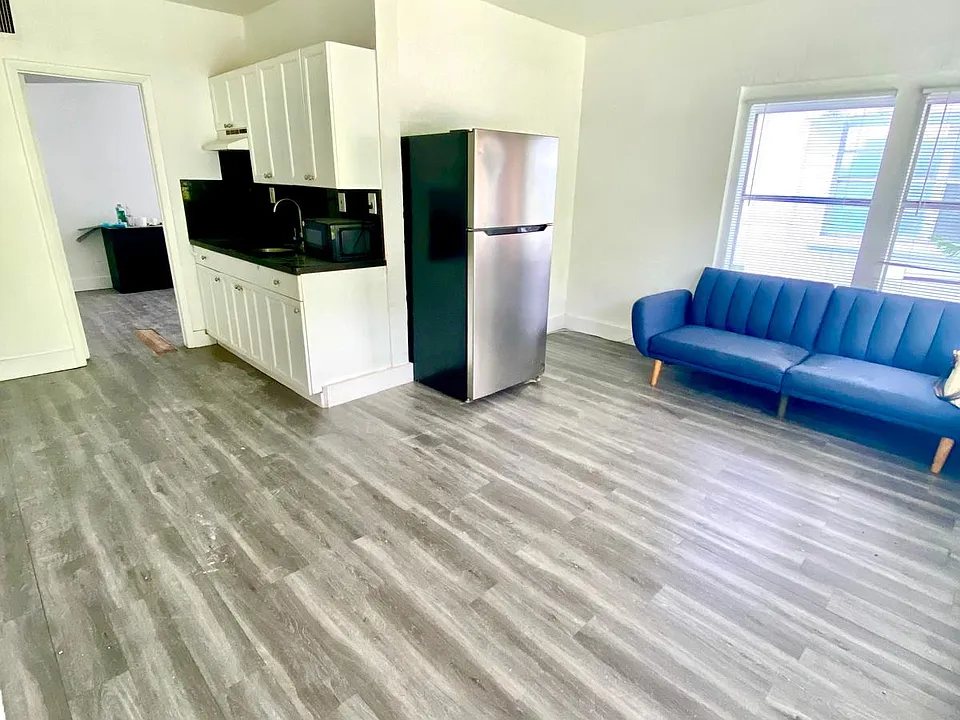 1555 Pennsylvania Ave #101