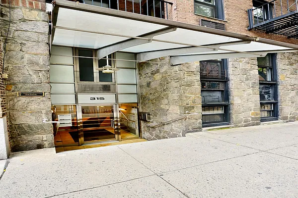 Rented by Maz Group NY | media 15