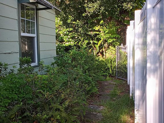 2nd image of 2010 N Westmoreland Dr #1/2