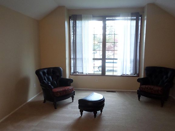 5th image of 2617 234th Ave NE
