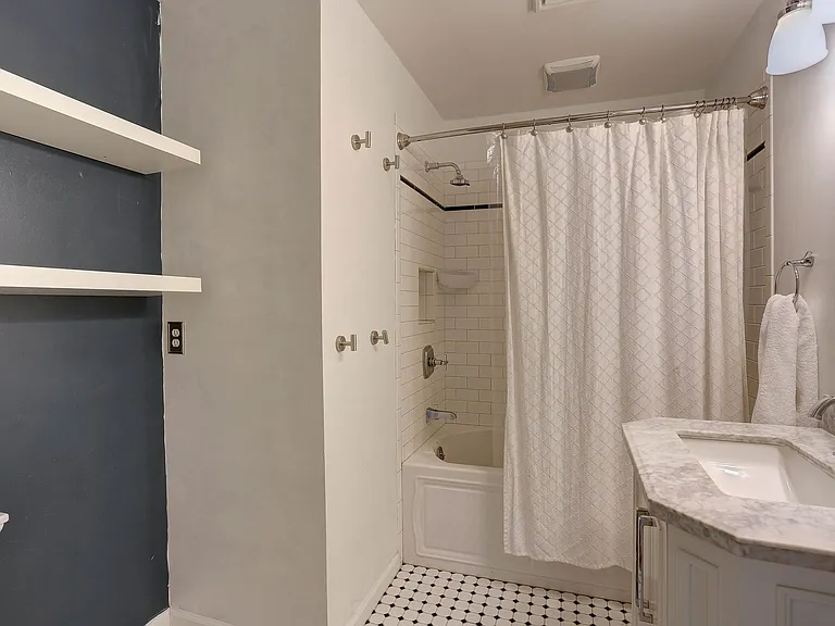 1735 Maple Ave — Photo 20
