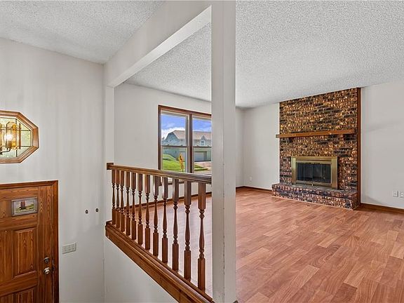 5th image of 528 NE Karapat Dr