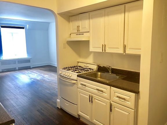 4th image of 59 E 79th St #5A1
