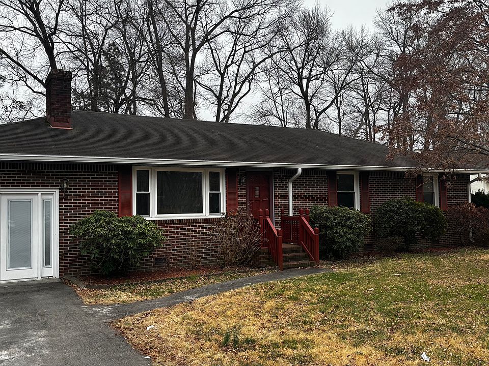1st image of 961 Hollywood Dr