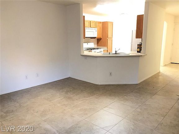 5th image of 9218 Hollander Ave #0