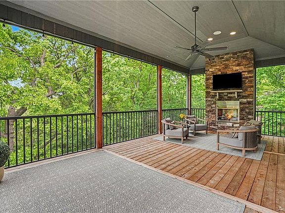 5th image of 8831 Vista Dr