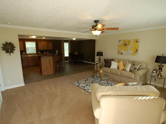 3rd image of 424 Contentment Ln