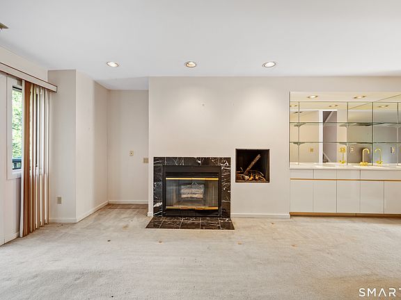 4th image of 1410 Whitney Avenue #B3