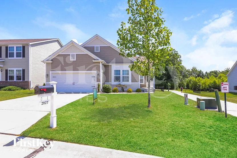 3 bed, 2.0 bath, 2068 sqft, $2,715 — Photo 1