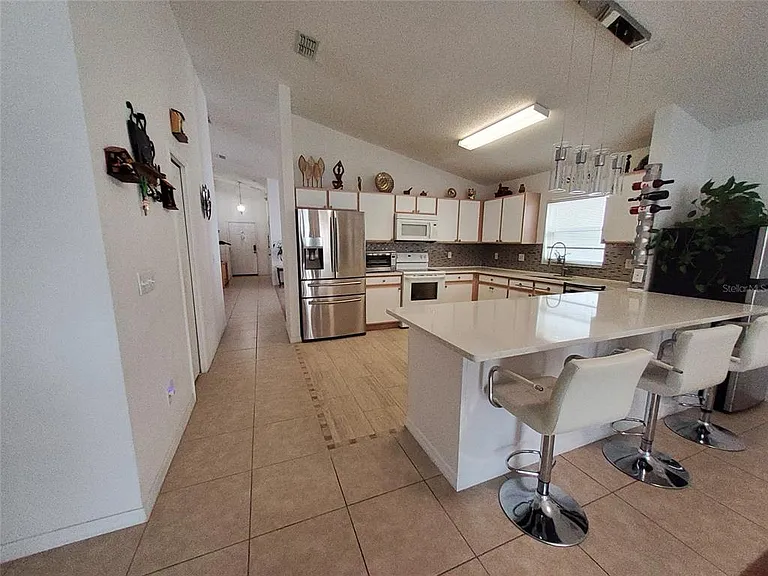 944 Lockbreeze Dr — Photo 10
