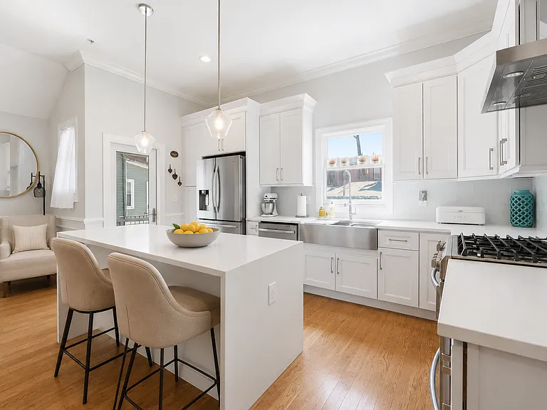 41 Bentley Ave #1A — Photo 4