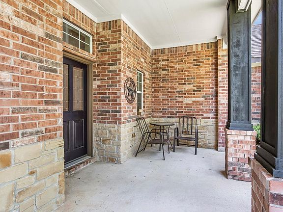 3rd image of 3619 Garden Way