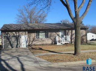 317 E Barck Ave, Luverne, MN 56156