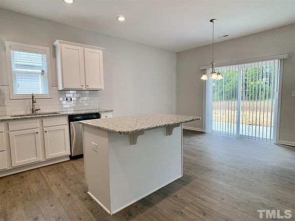 5th image of 494 Heatwood Dr