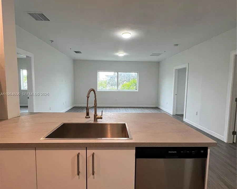 2311 NW 22nd Ave #405