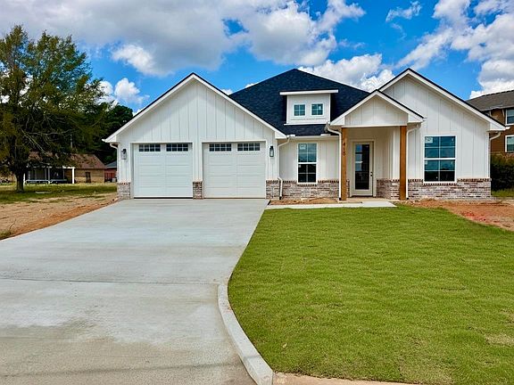 2nd image of 415 Mia Dr
