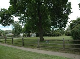 815 N Grove Ave, Elgin, IL 60120