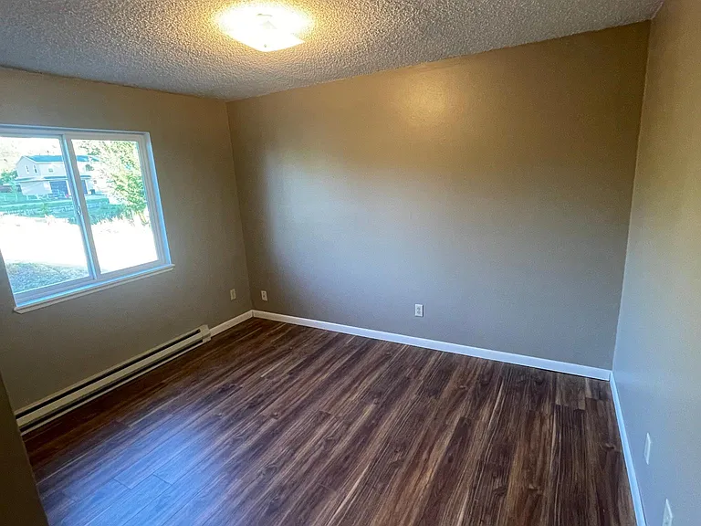 125 E 1st St #2 — Photo 6